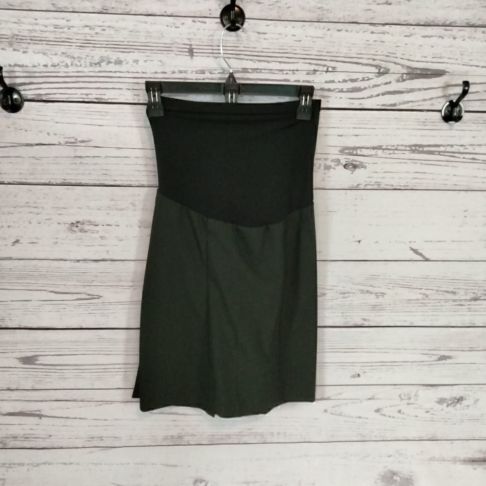 "Motherhood" woman's maternity skirt. 
